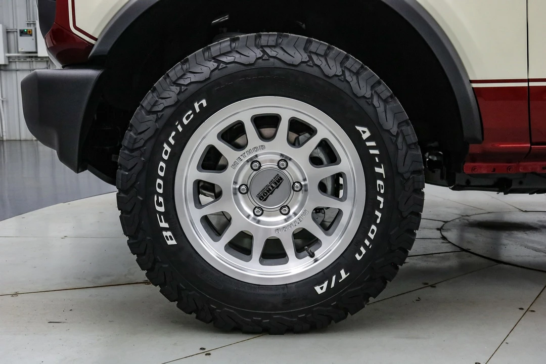 2025 Ford Bronco 6th Gen - Image 12 of 21