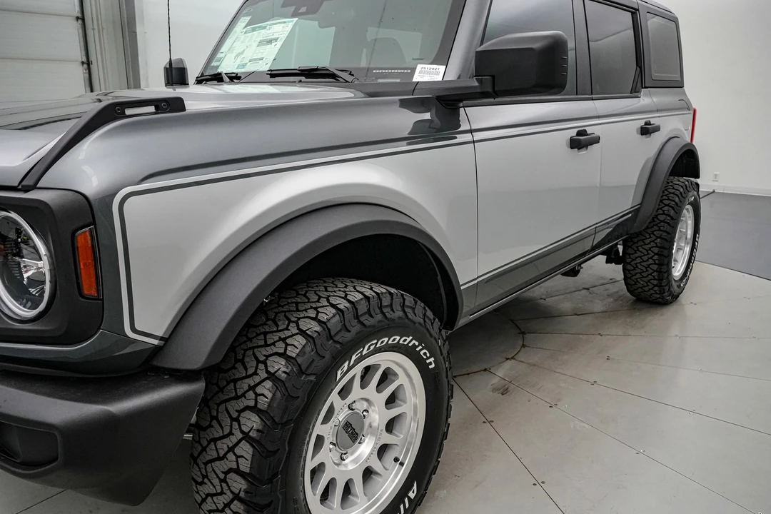 2025 Ford Bronco 6th Gen - Image 16 of 21