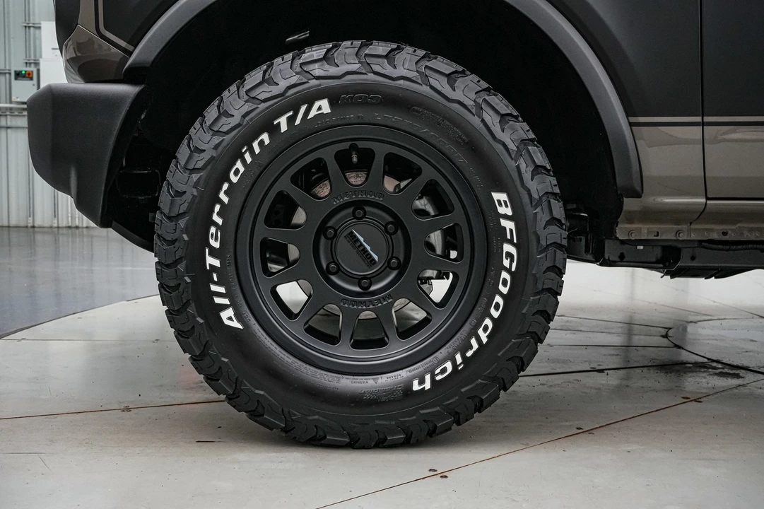 2025 Ford Bronco 6th Gen - Image 18 of 21