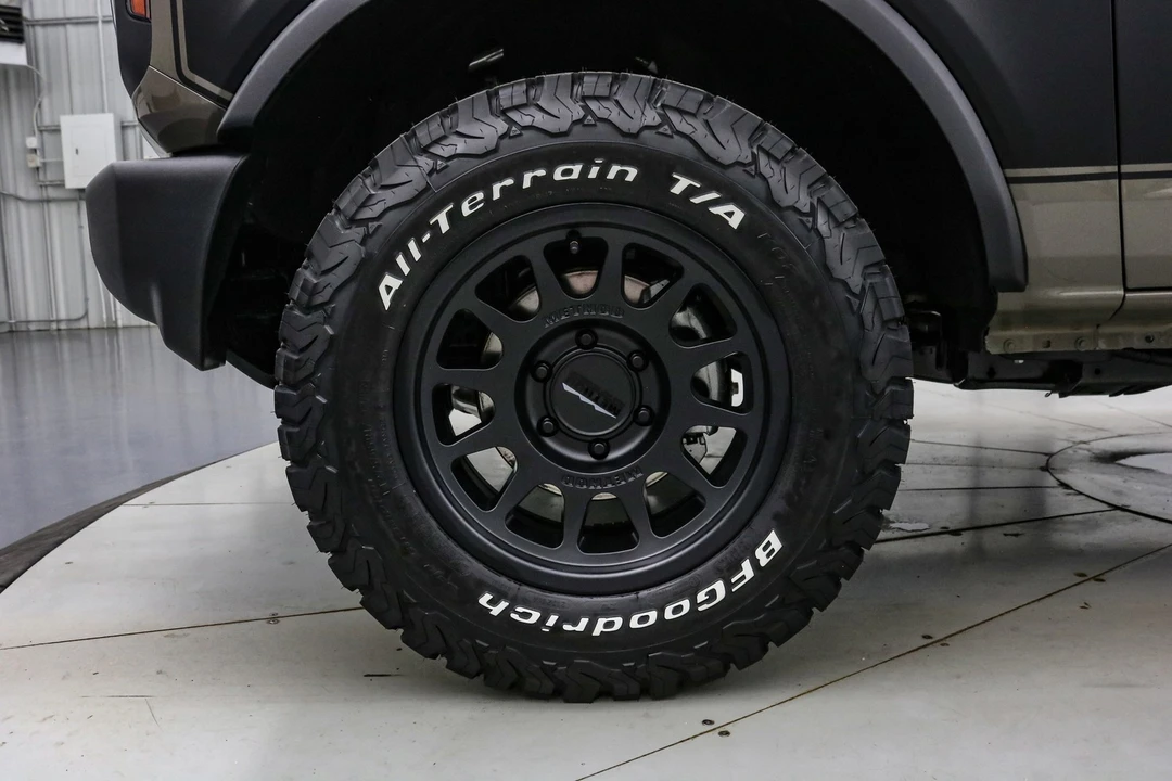2025 Ford Bronco 6th Gen - Image 14 of 21
