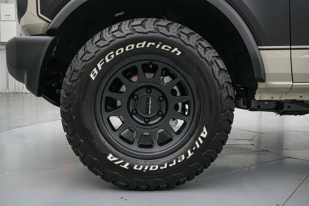 2025 Ford Bronco 6th Gen - Image 12 of 21