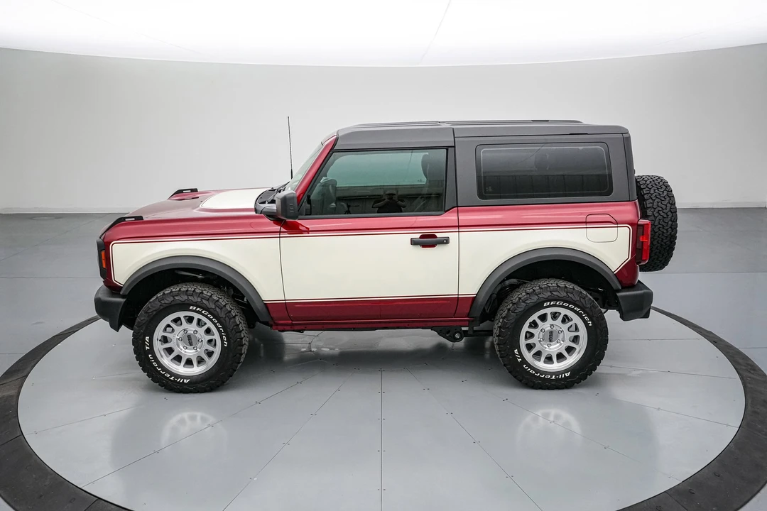 2025 Ford Bronco 6th Gen - Image 9 of 21