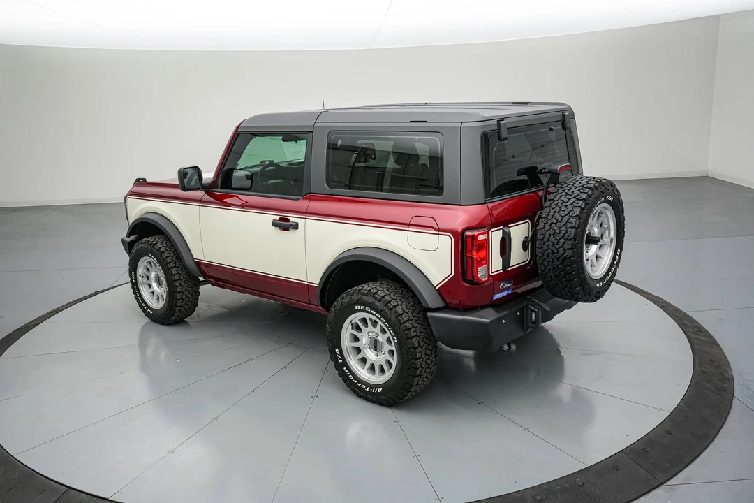 2025 Ford Bronco 6th Gen - Image 8 of 21