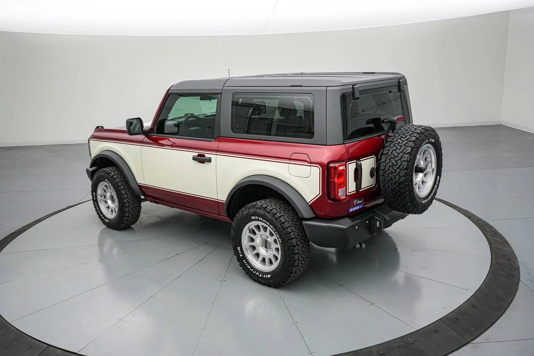 2025 Ford Bronco 6th Gen - Image 8 of 21
