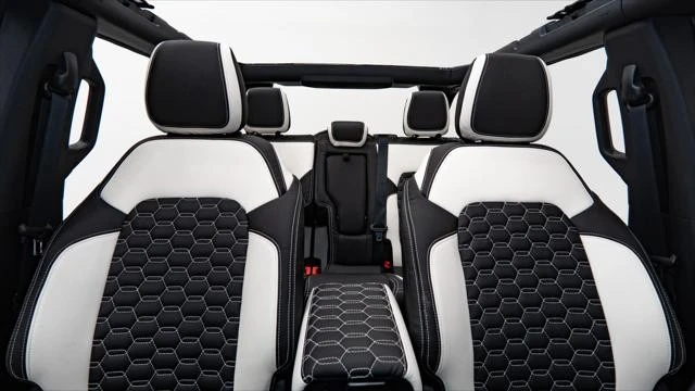 2025 Ford Bronco 6th Gen - Image 15 of 21
