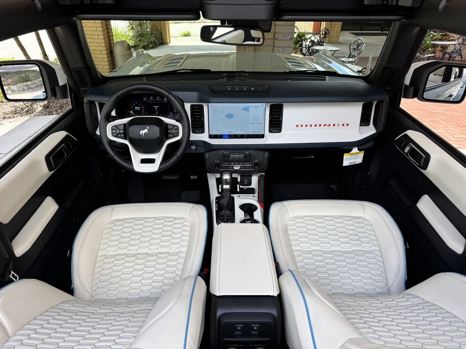 2025 Ford Bronco 6th Gen - Image 10 of 21