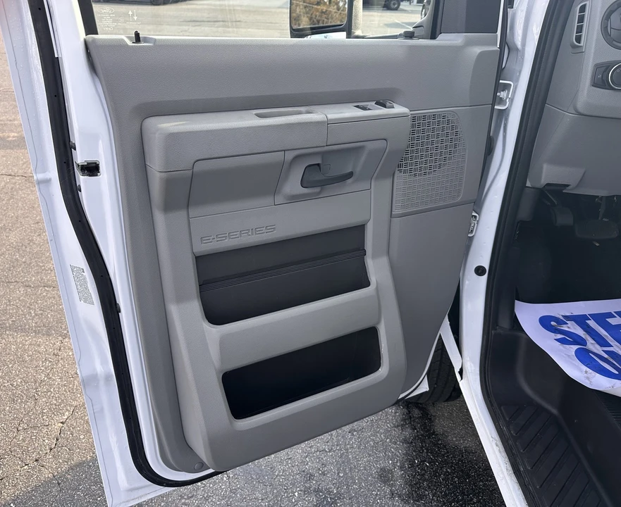 2025 Ford Econoline Van - Image 7 of 23