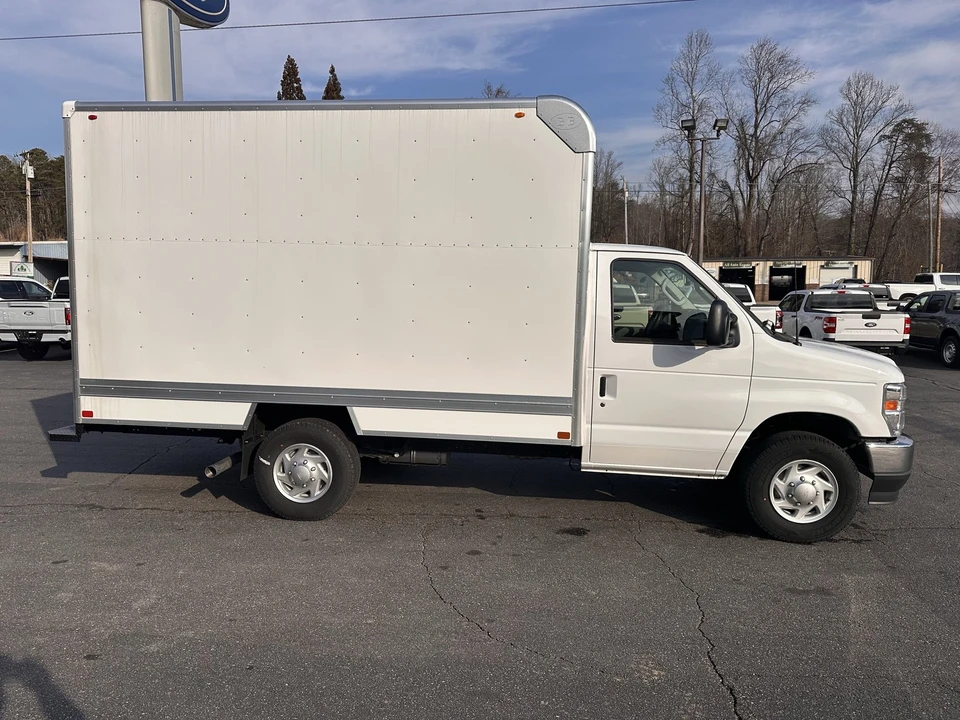 2025 Ford Econoline Van - Image 5 of 23