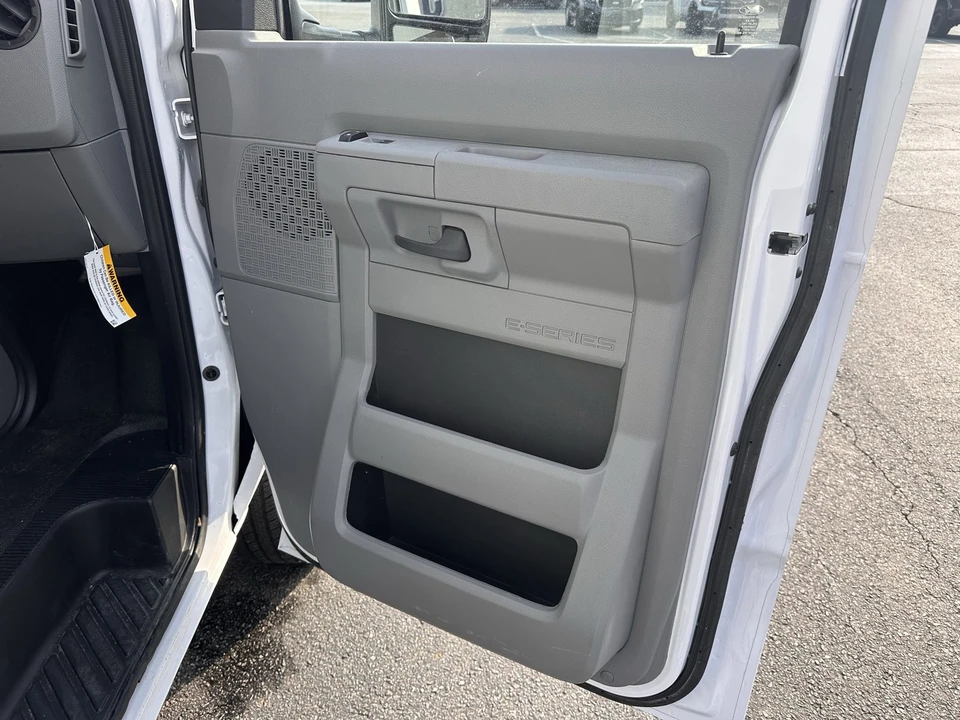 2025 Ford Econoline Van - Image 9 of 23