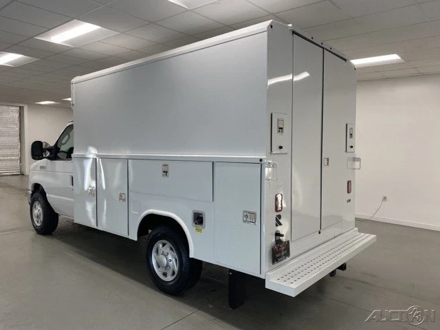 2025 Ford Econoline Van - Image 9 of 12