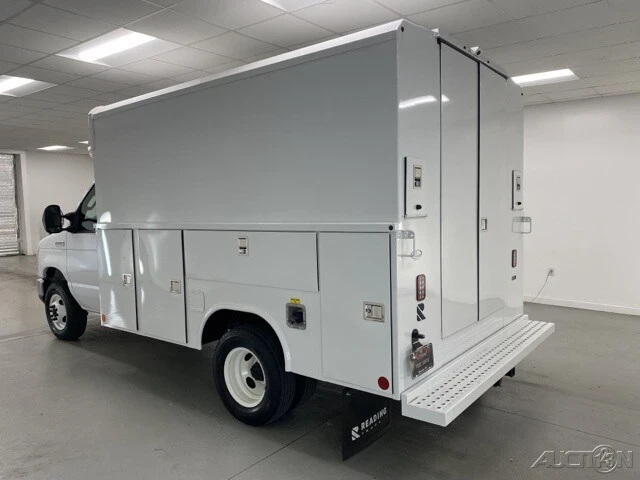 2025 Ford Econoline Van - Image 9 of 12