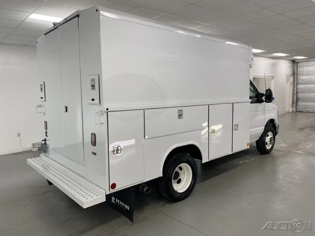 2025 Ford Econoline Van - Image 5 of 12