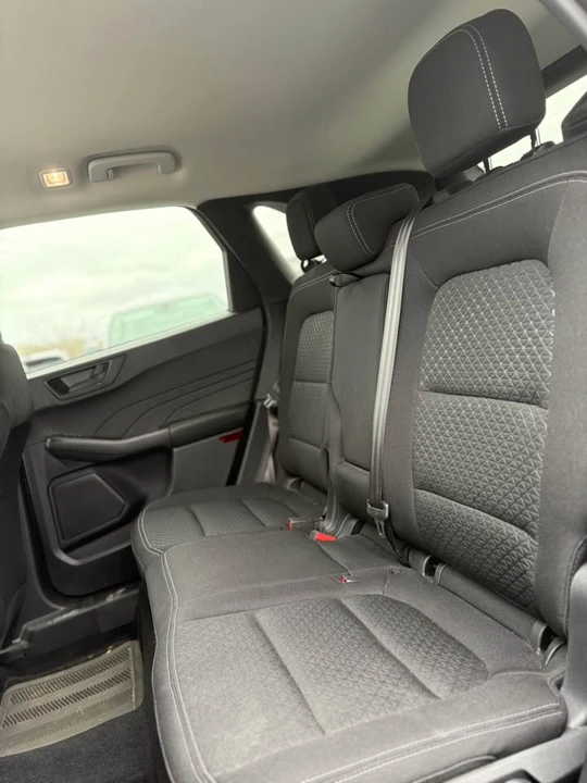 2025 Ford Escape - Image 9 of 19