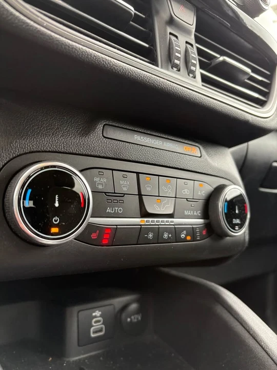 2025 Ford Escape - Image 15 of 19