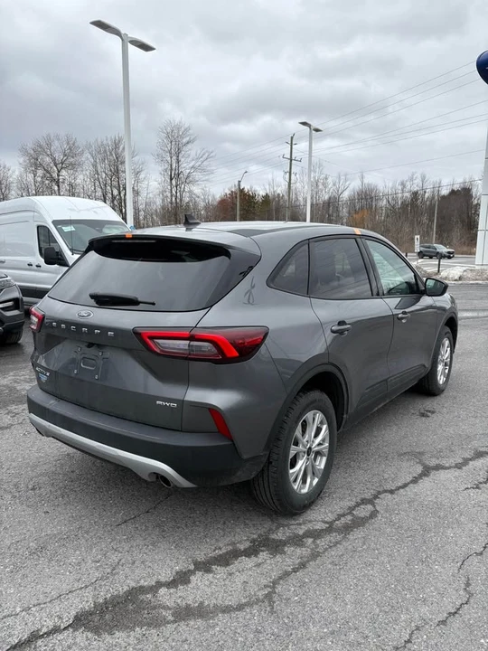 2025 Ford Escape - Image 5 of 19