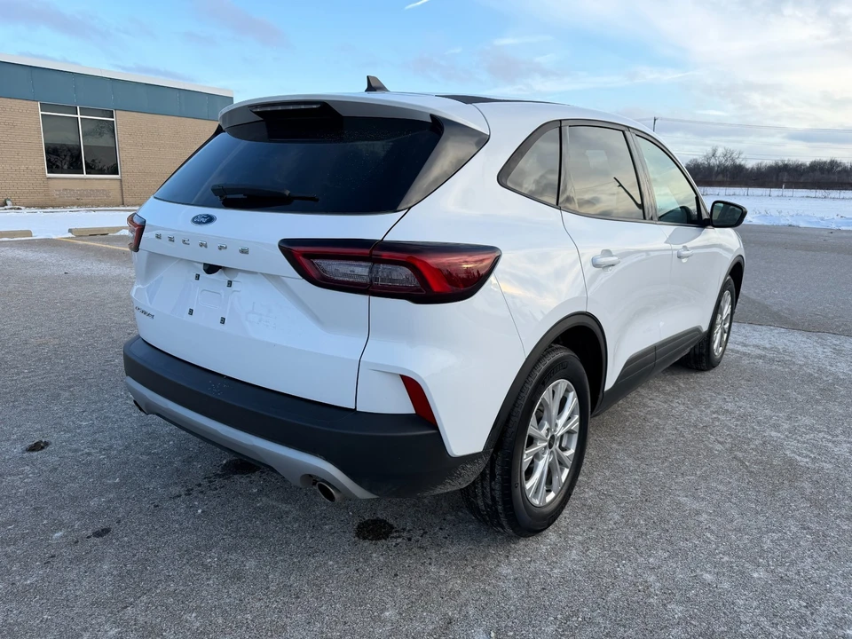 2025 Ford Escape - Image 7 of 21