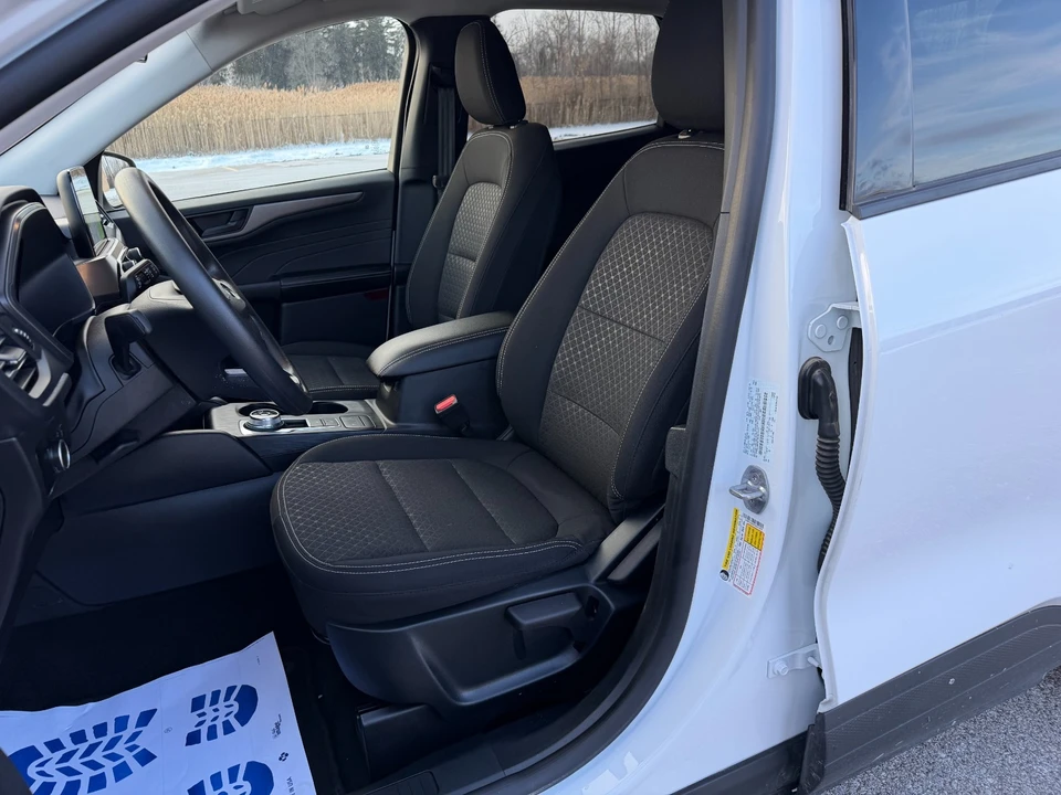 2025 Ford Escape - Image 11 of 21