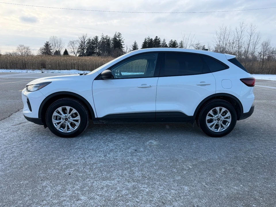 2025 Ford Escape - Image 4 of 21