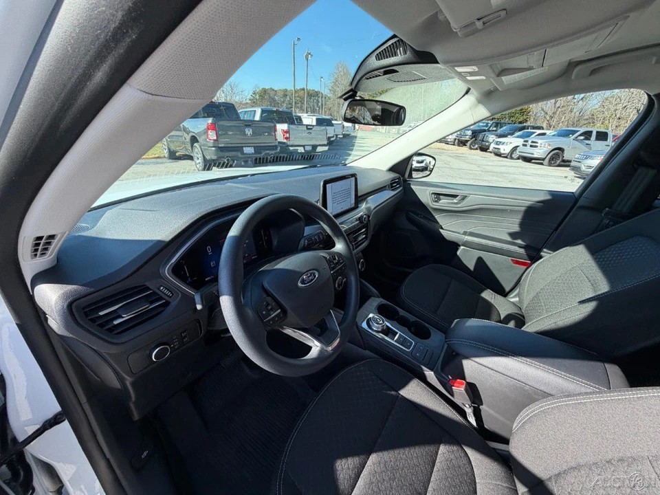 2025 Ford Escape - Image 10 of 12