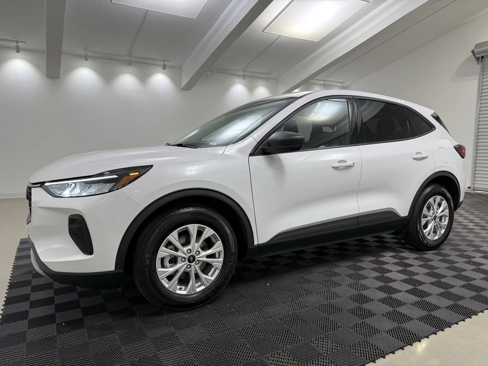 2025 Ford Escape - Image 4 of 12