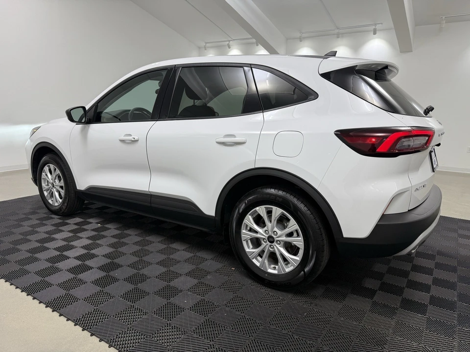 2025 Ford Escape - Image 6 of 12
