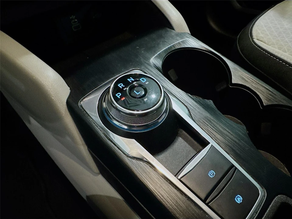 2025 Ford Escape - Image 14 of 21
