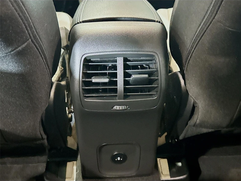 2025 Ford Escape - Image 18 of 21