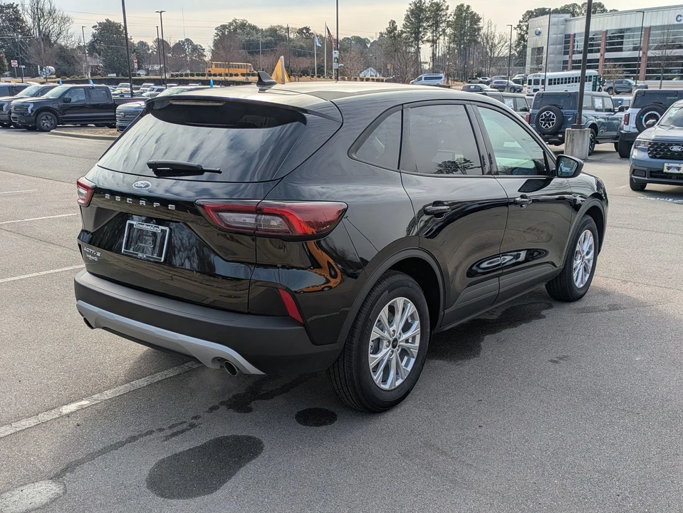 2025 Ford Escape - Image 4 of 21