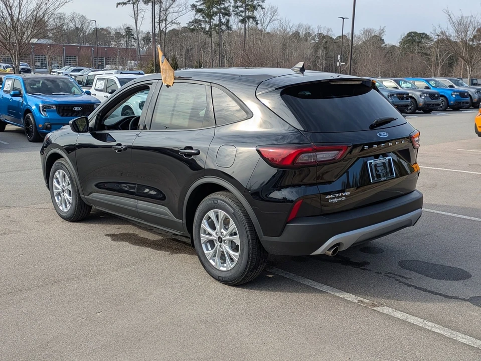 2025 Ford Escape - Image 6 of 21