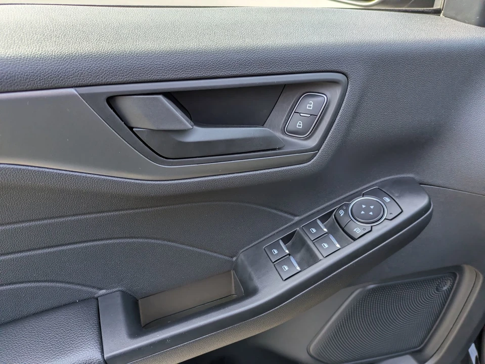 2025 Ford Escape - Image 16 of 21