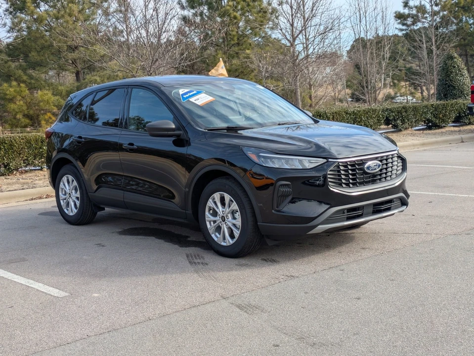 2025 Ford Escape - Image 2 of 21