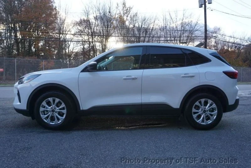2025 Ford Escape - Image 4 of 12
