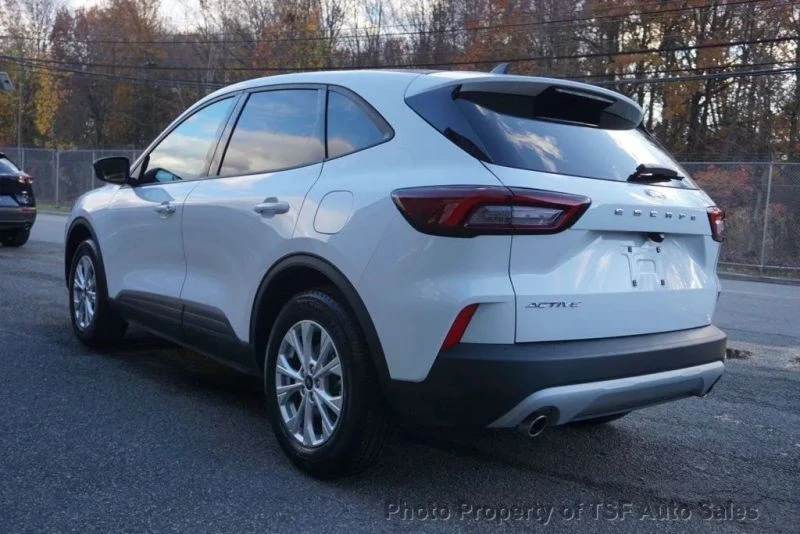 2025 Ford Escape - Image 5 of 12