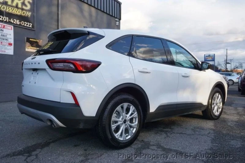 2025 Ford Escape - Image 7 of 12