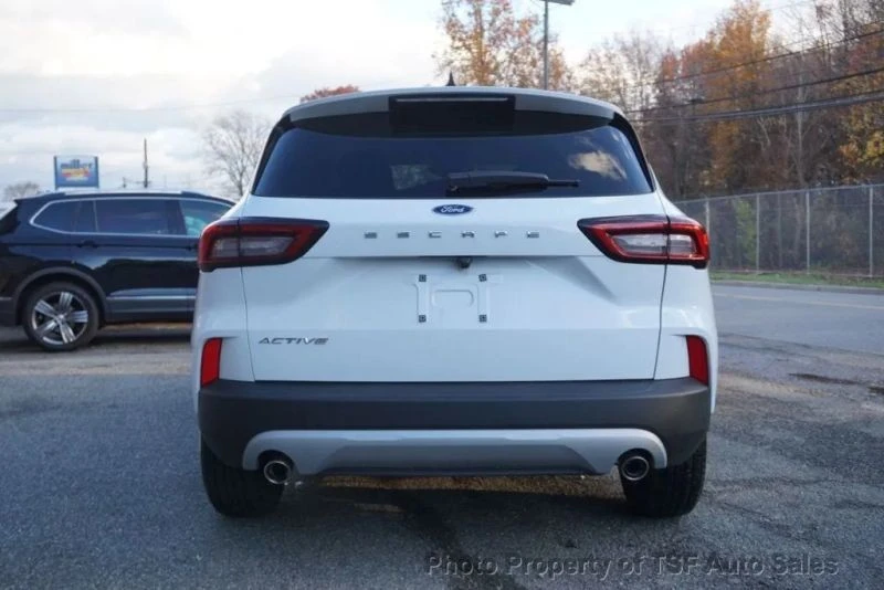 2025 Ford Escape - Image 6 of 12