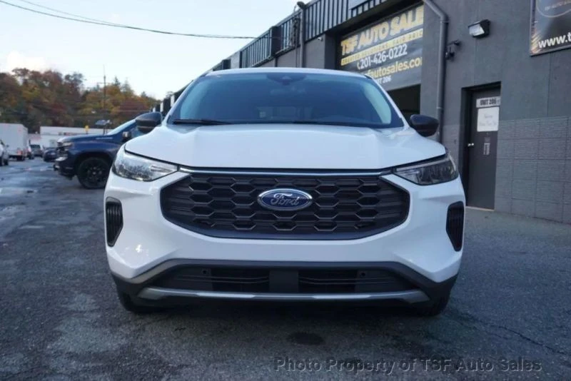 2025 Ford Escape - Image 2 of 12