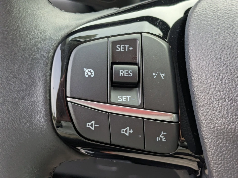 2025 Ford Escape - Image 16 of 21