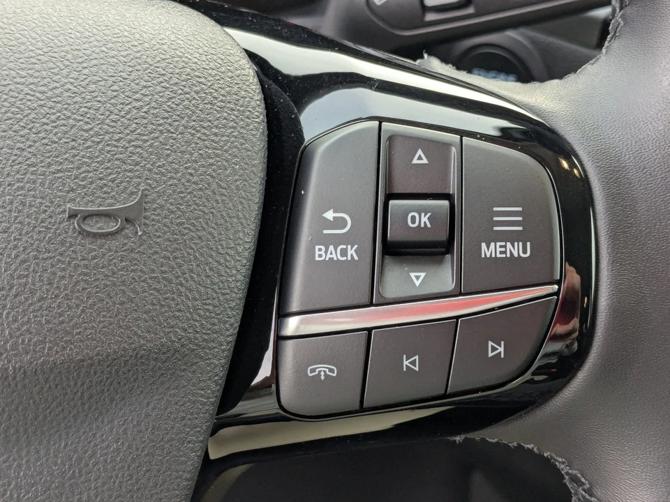 2025 Ford Escape - Image 17 of 21