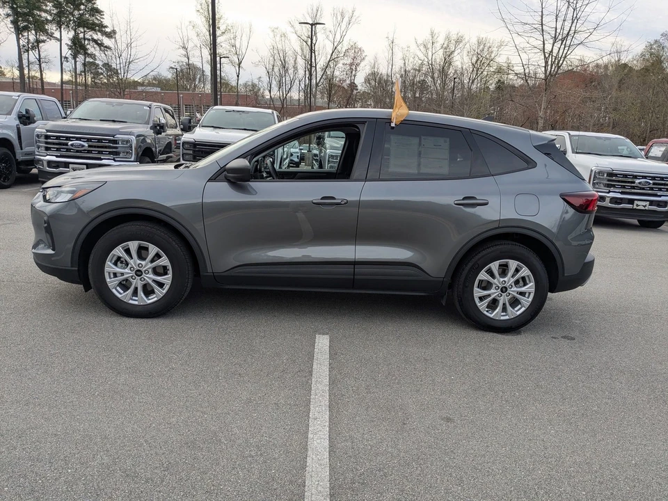 2025 Ford Escape - Image 7 of 21