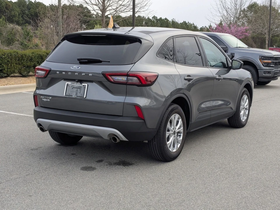 2025 Ford Escape - Image 4 of 21