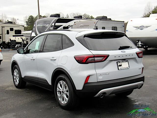 2025 Ford Escape - Image 2 of 21