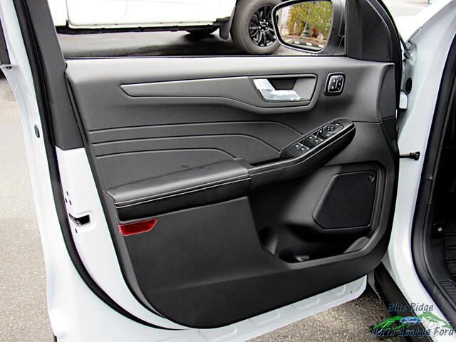2025 Ford Escape - Image 10 of 21