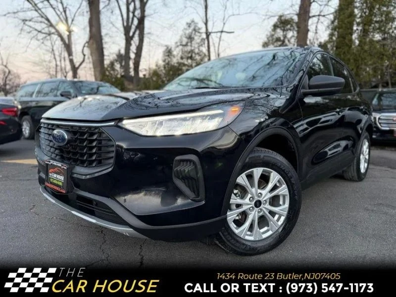 2025 Ford Escape - Image 2 of 12