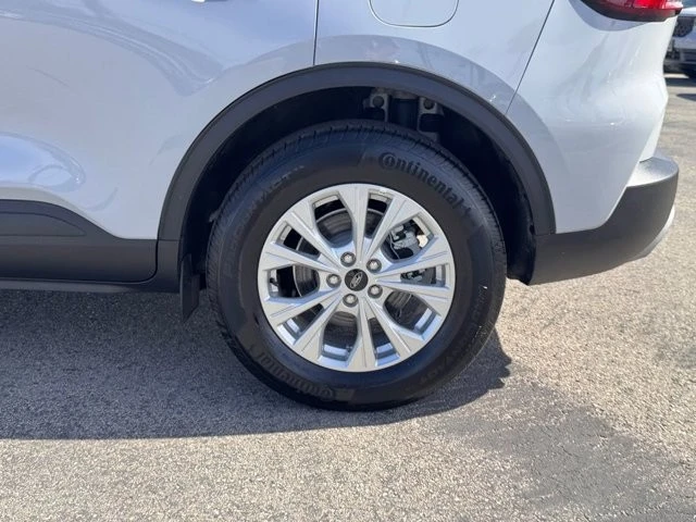 2025 Ford Escape - Image 14 of 21