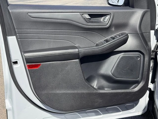 2025 Ford Escape - Image 15 of 21
