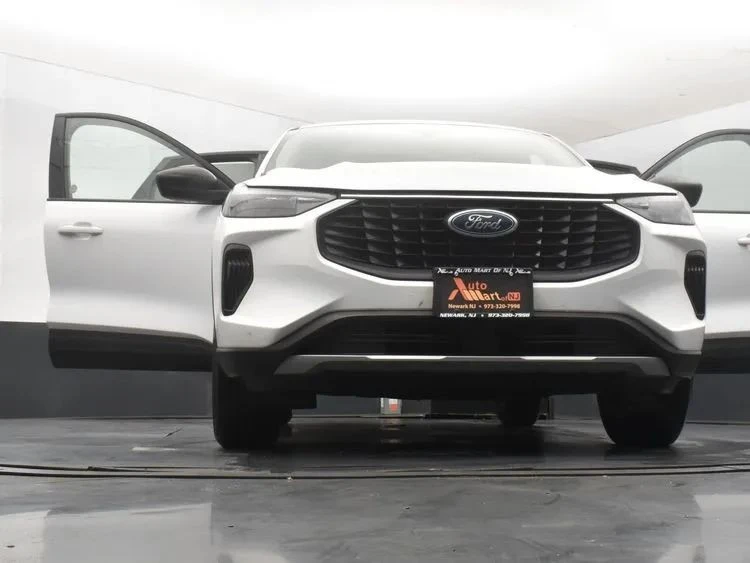 2025 Ford Escape - Image 11 of 12