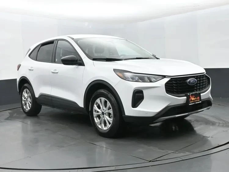 2025 Ford Escape - Image 2 of 12