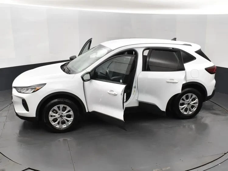 2025 Ford Escape - Image 7 of 12