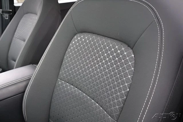 2025 Ford Escape - Image 15 of 21