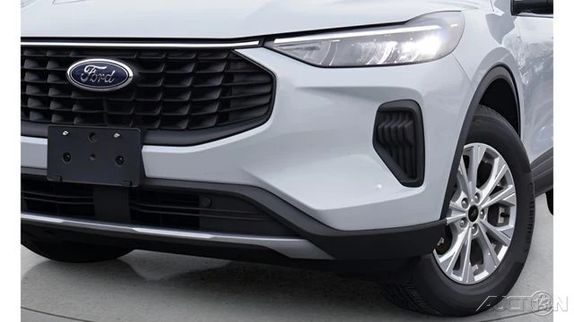 2025 Ford Escape - Image 10 of 21